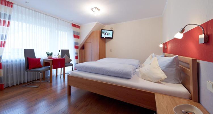 مبيت وإفطار Ferienhaus Zenz   Gästezimmer Im Winzerhaus