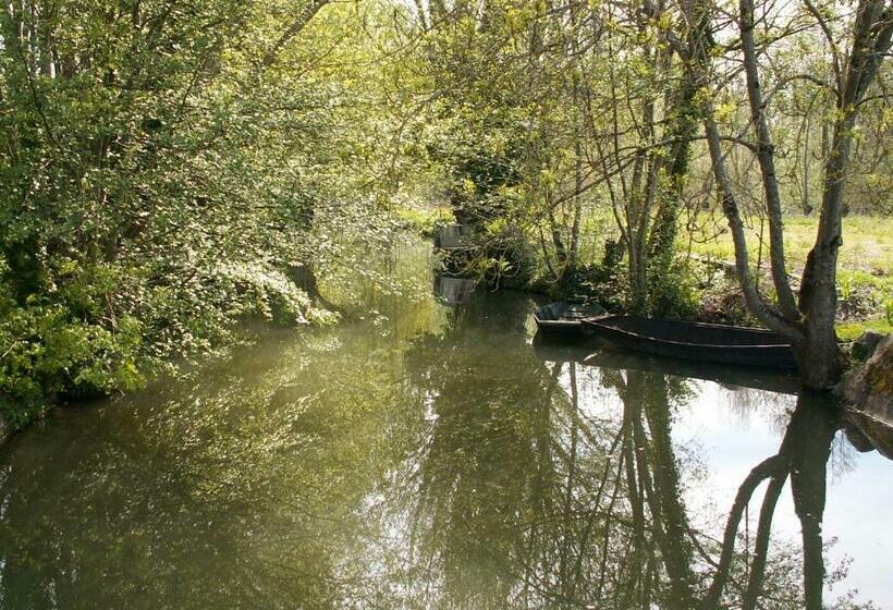 مبيت وإفطار La Balangere