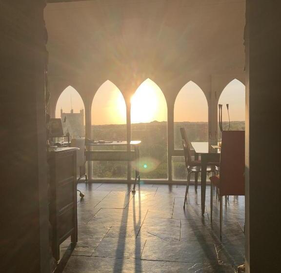 مبيت وإفطار The Cathedral Villas