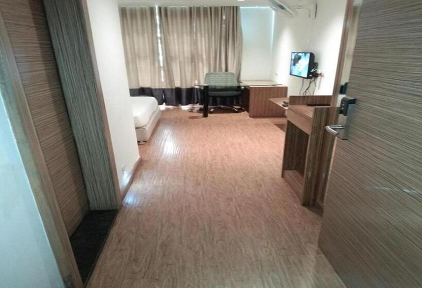 בית מלון כפרי Amora   Rajnandgaon