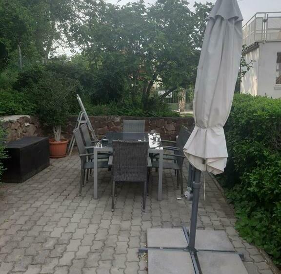 بنسيون Aleksa Apartman
