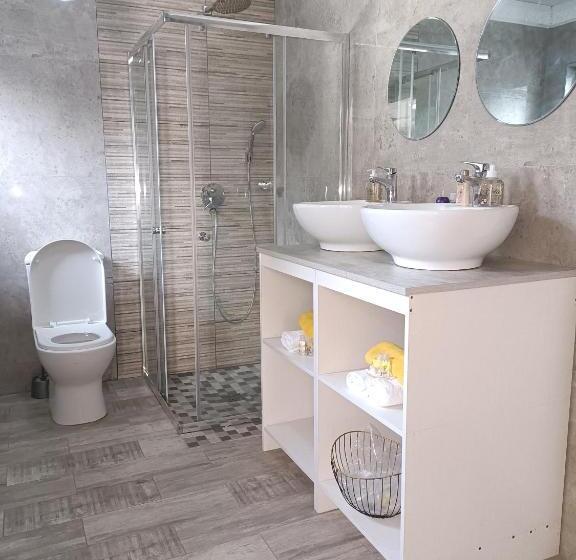 Пансион Eyezulu Guesthouse