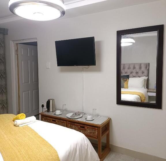 Пансион Eyezulu Guesthouse