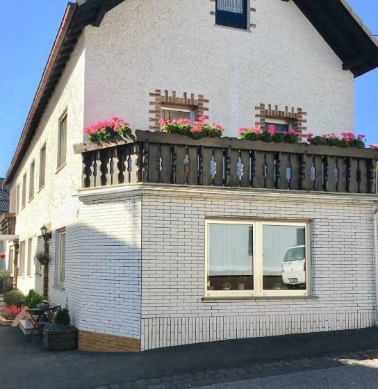 ペンション Gästehaus Doll