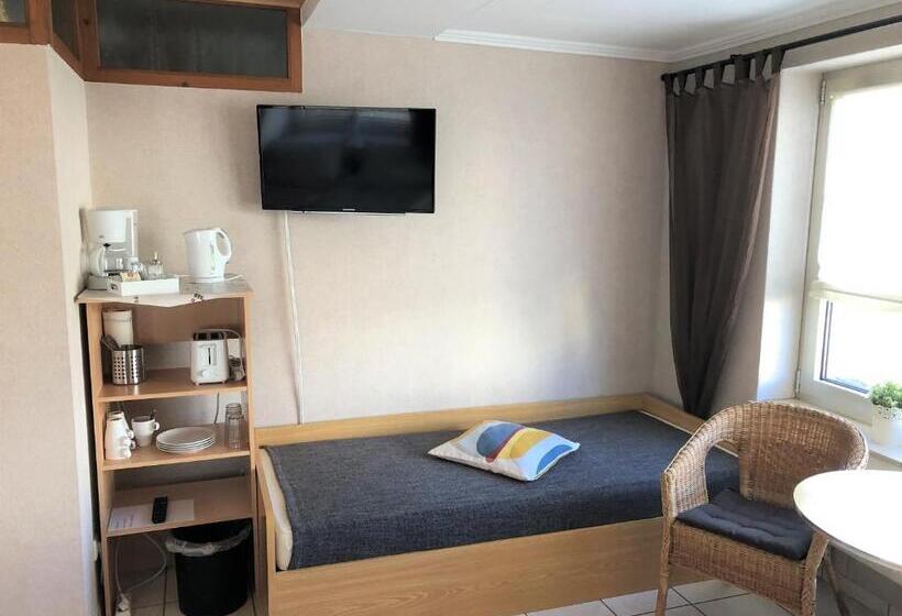 ペンション Gästehaus Doll