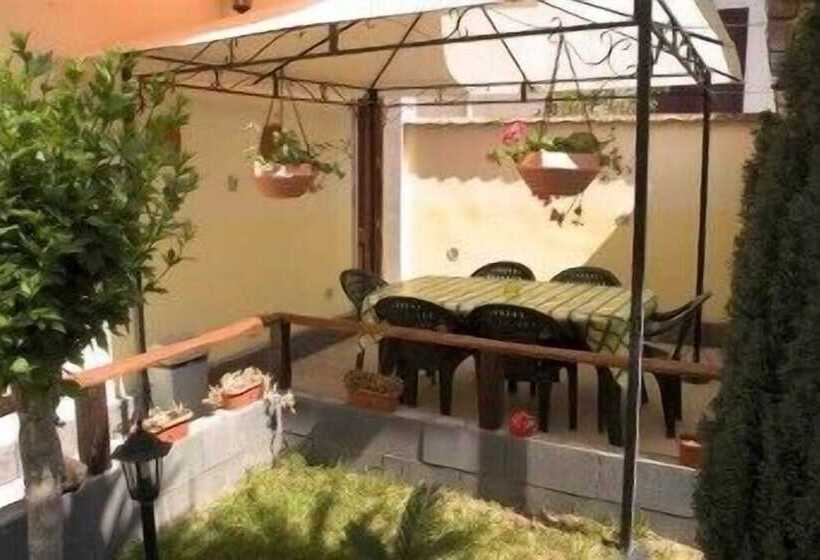 تختخواب و صبحانه I Colori Del Sole