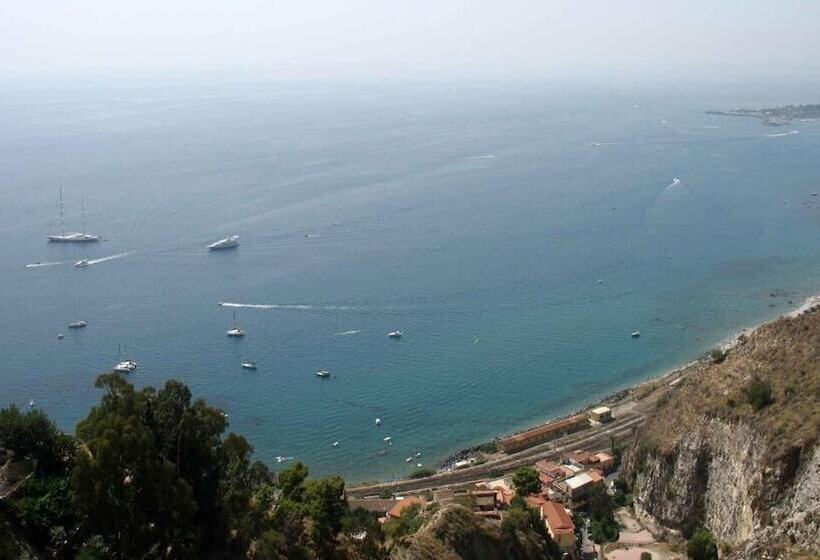 تختخواب و صبحانه I Colori Del Sole