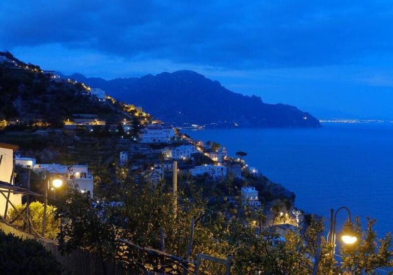 تختخواب و صبحانه L Antico Borgo Dei Limoni