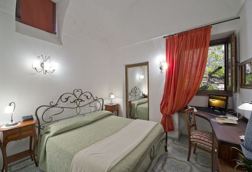 تختخواب و صبحانه L Antico Borgo Dei Limoni
