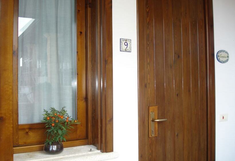 تختخواب و صبحانه Villa Carlo Resort