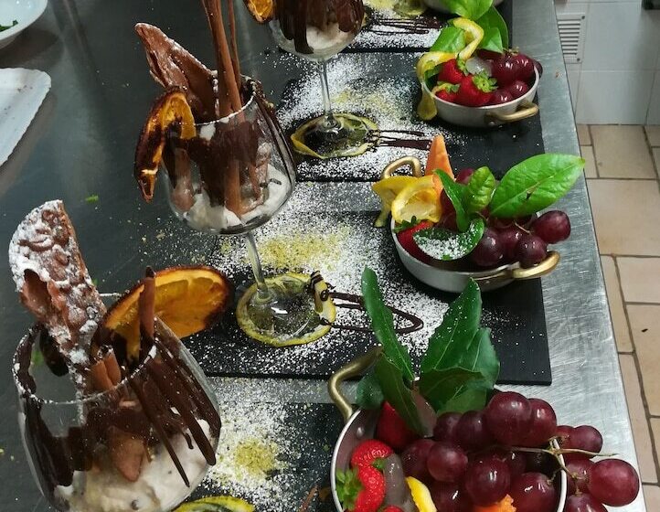 تختخواب و صبحانه Villa Carlo Resort