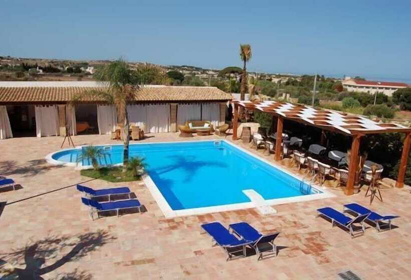 تختخواب و صبحانه Villa Carlo Resort