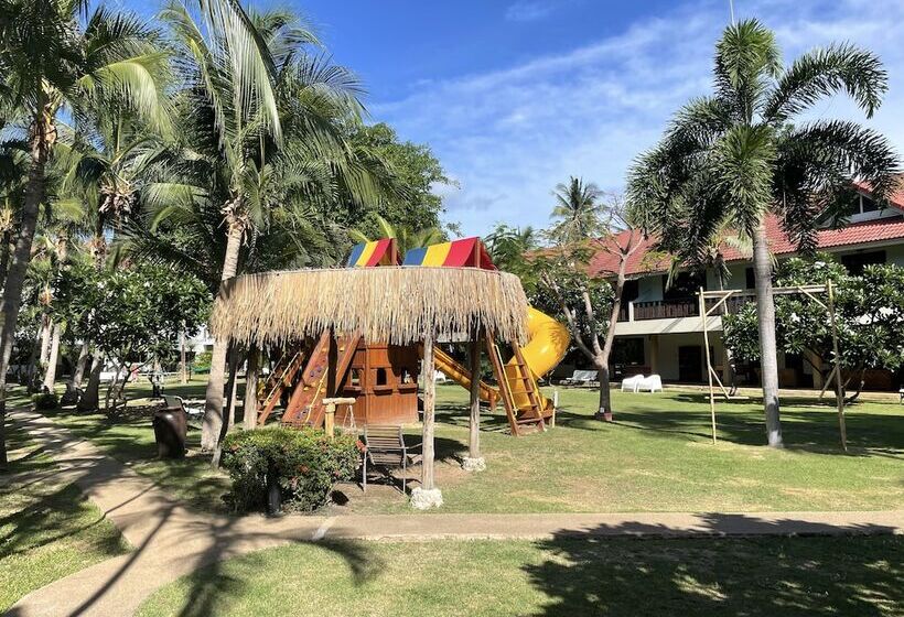 هتل Dolphin Bay Beach Resort