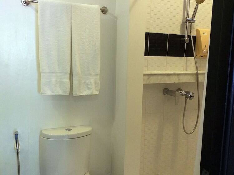 Hotel One Crescent Place