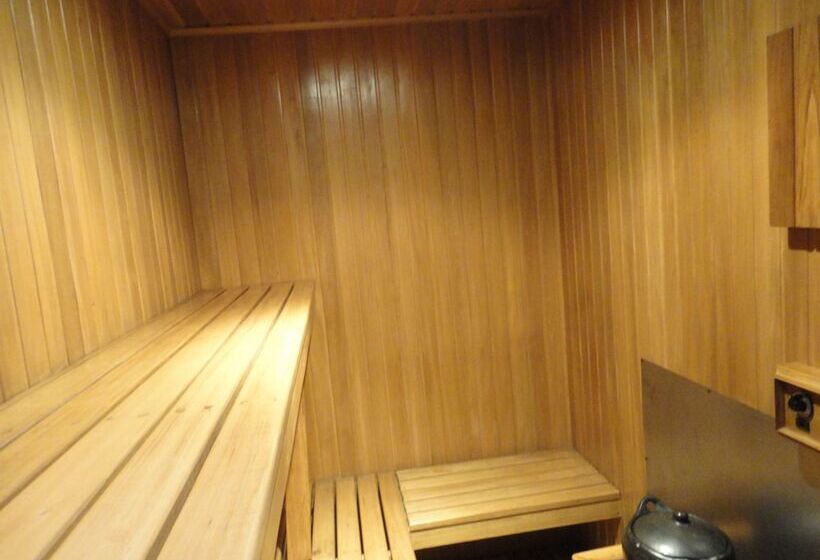 Отель Travelers Fontana Plaza