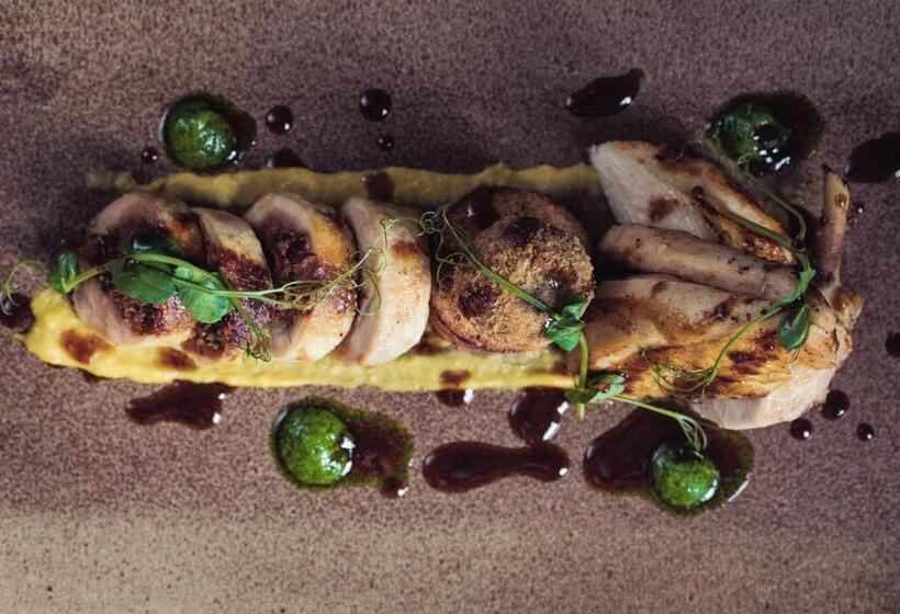 Отель Tweedies Bar And Lodge