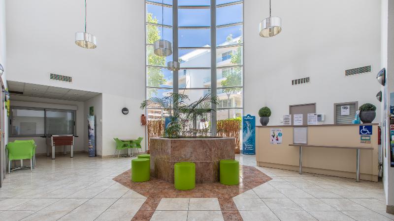 هتل Vacanceole  Residence Le Crystal