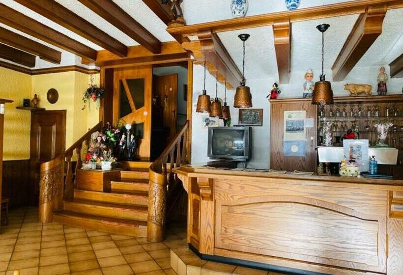 ユースホステル Gasthaus Castor