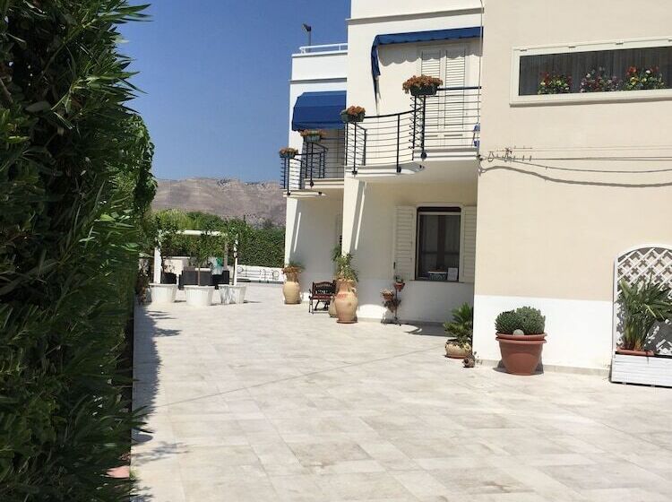 تختخواب و صبحانه Marricriu Camere Avola