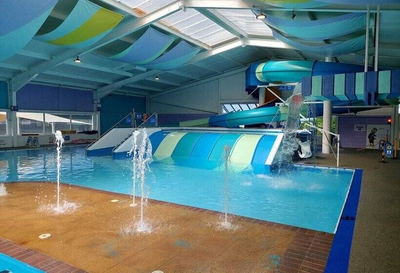 Cayton Pines Lodge At Cayton Bay Holiday Park