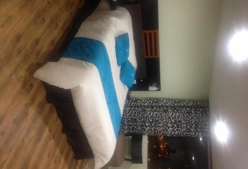 هتل De Las Américas   Ambato