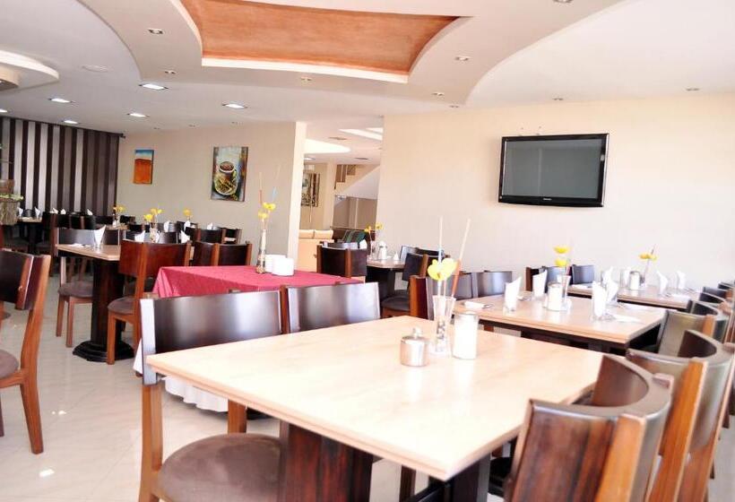 هتل De Las Américas   Ambato