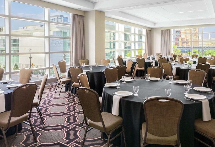 בית מלון כפרי Hilton Garden Inn Chicago Mccormick Place