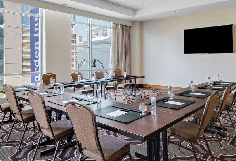 בית מלון כפרי Hilton Garden Inn Chicago Mccormick Place