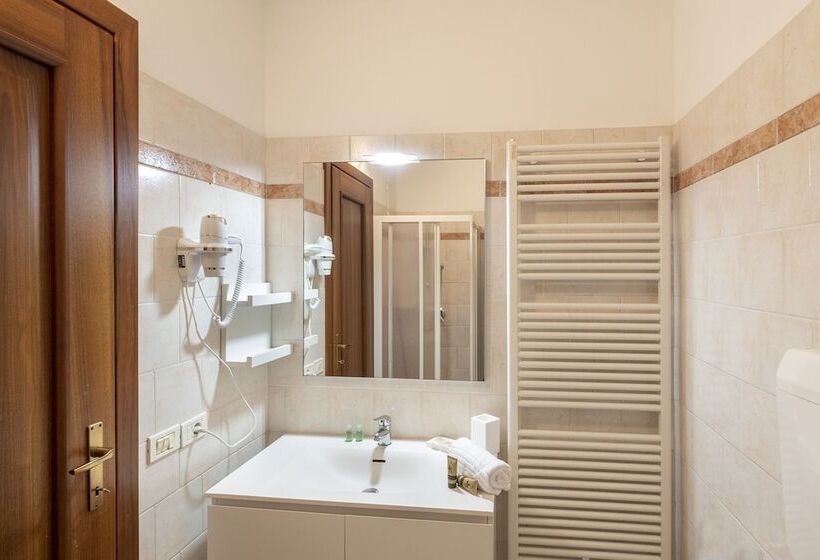 فندق Residence Pineta Campi
