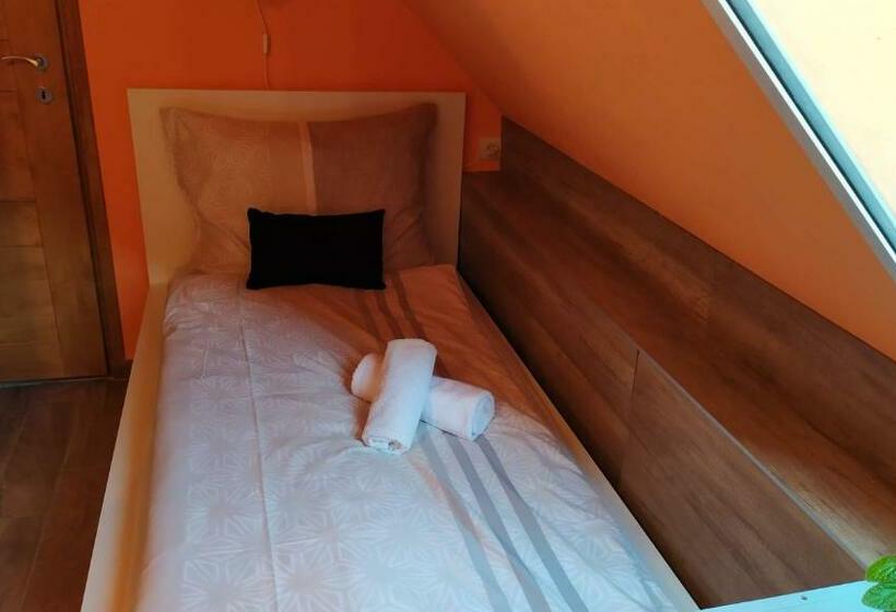 פנסיון Arcadia Guesthouse