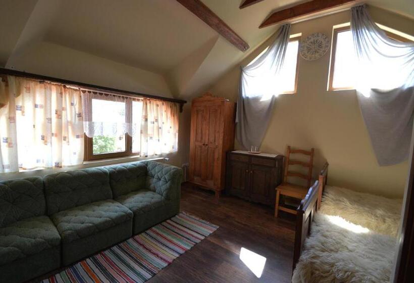بنسيون Arts And Crafts Guesthouse