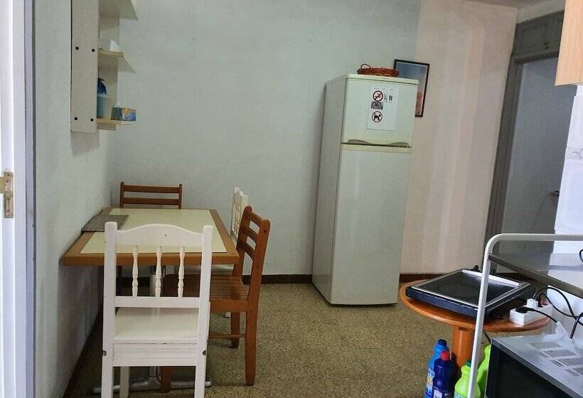 بنسيون Low Cost Room Las Llaves 3