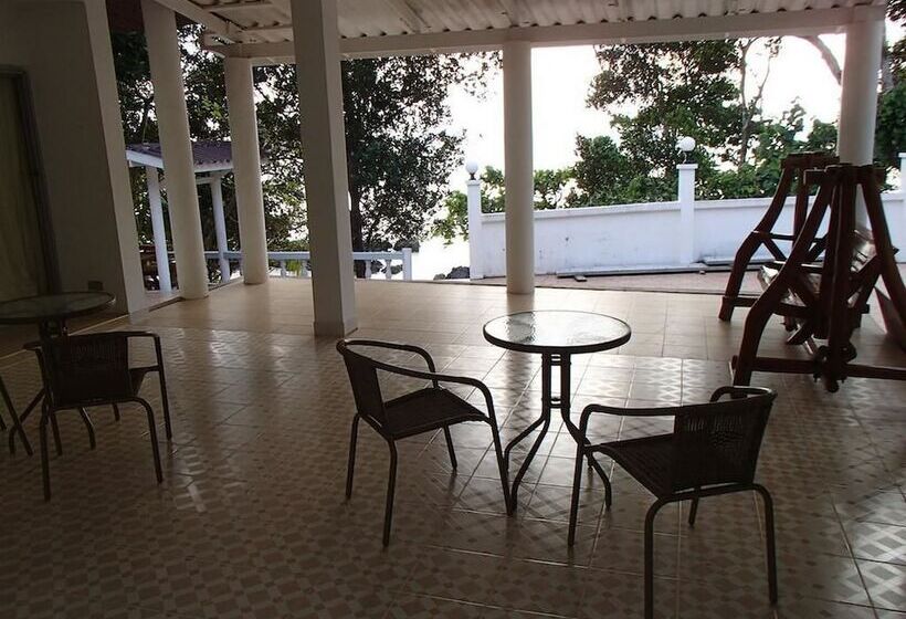 酒店 Kohjum Sea Beach Resort