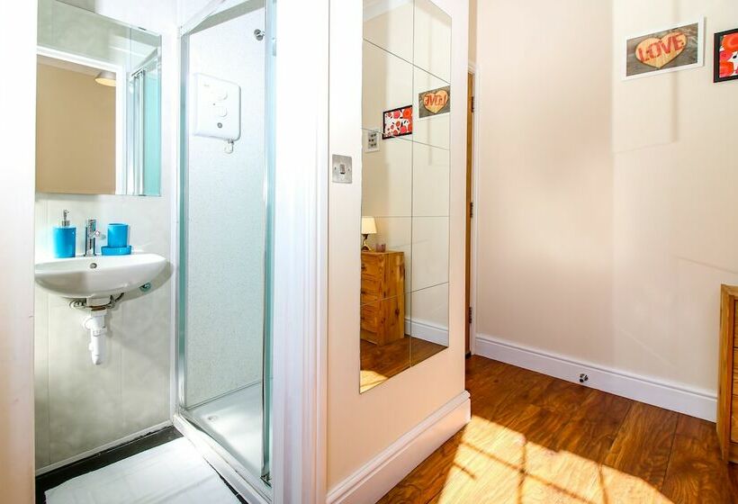 پانسیون Private Ensuite Room Liverpool Street