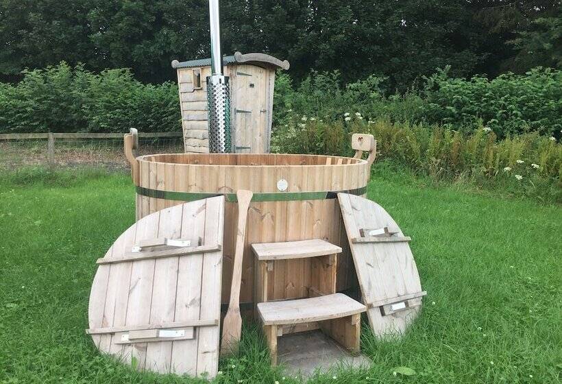 Showman S Hut @ Westcote