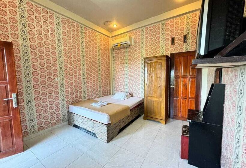 تختخواب و صبحانه Bira Panda Beach 2