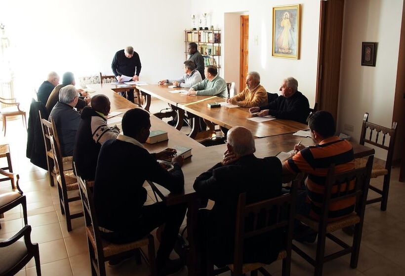 פונדק Monasterio El Olivar