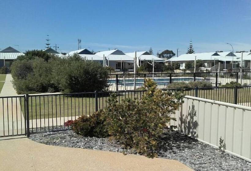 Seafront Unit 25