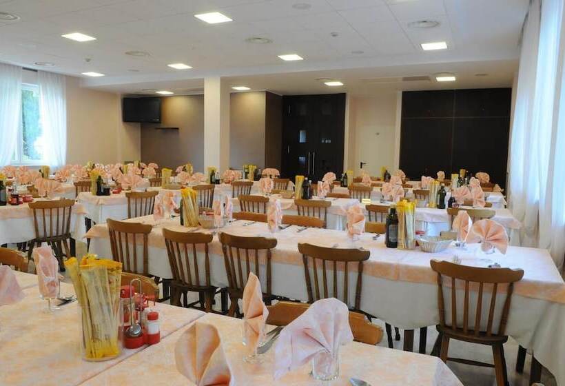 ホテル Albergo Fornaci