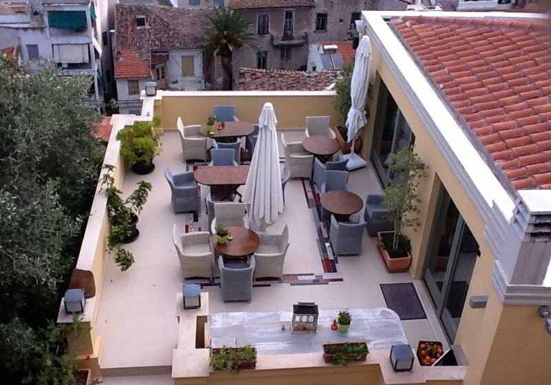 Отель Amfitriti Palazzo