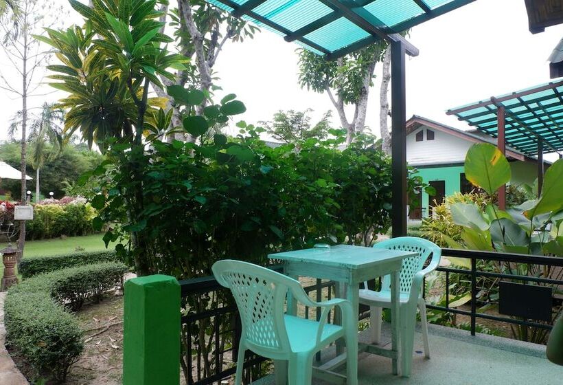فندق Ao Nang Baan Suan Resort