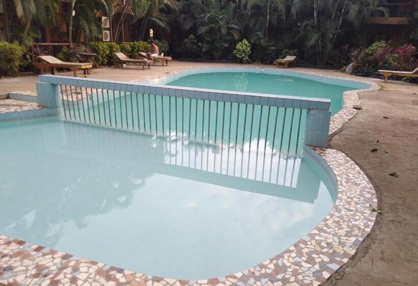 هتل Sea Breeze Beach, Calangute, Goa