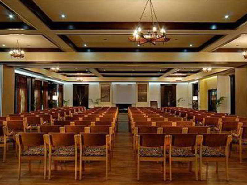 호텔 The Hideaway River Lodge