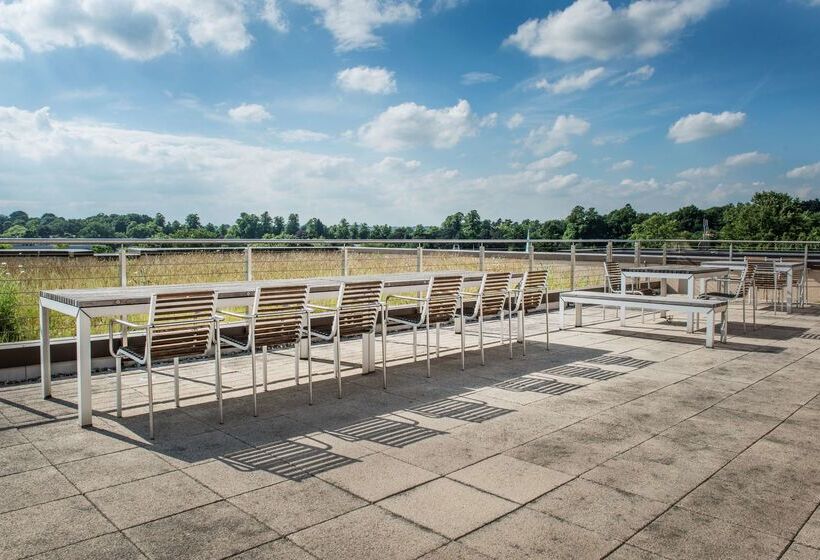 The Orchard Hotel & Restaurant