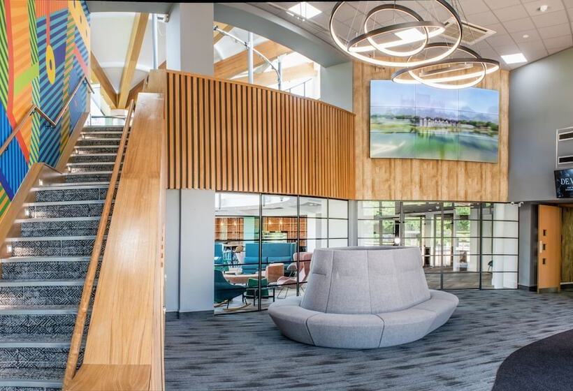 The Orchard Hotel & Restaurant