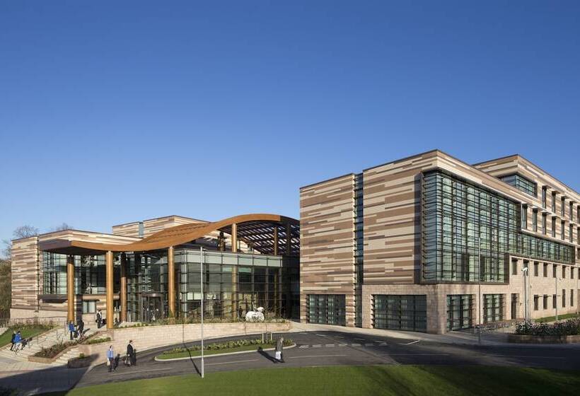 The Orchard Hotel & Restaurant