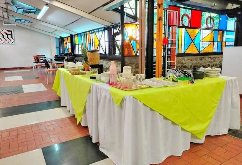 هتل Torre Del Viento Cali