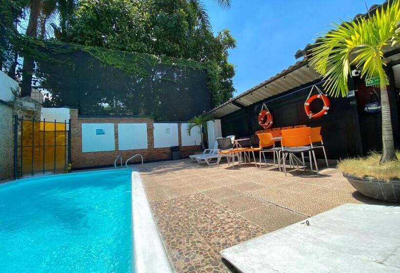 هتل Torre Del Viento Cali