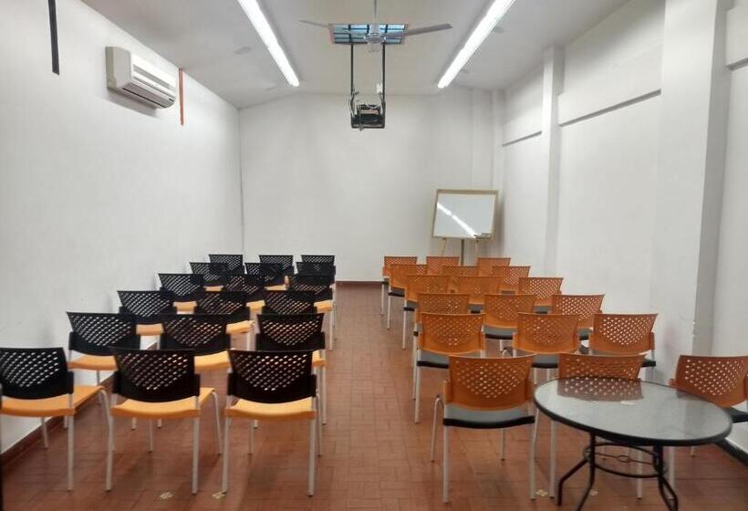 هتل Torre Del Viento Cali