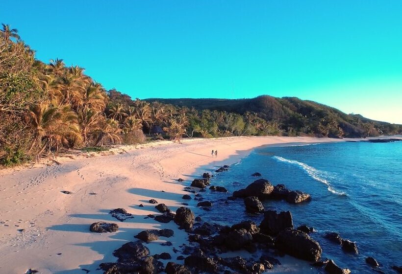 هتل Yasawa Island Resort